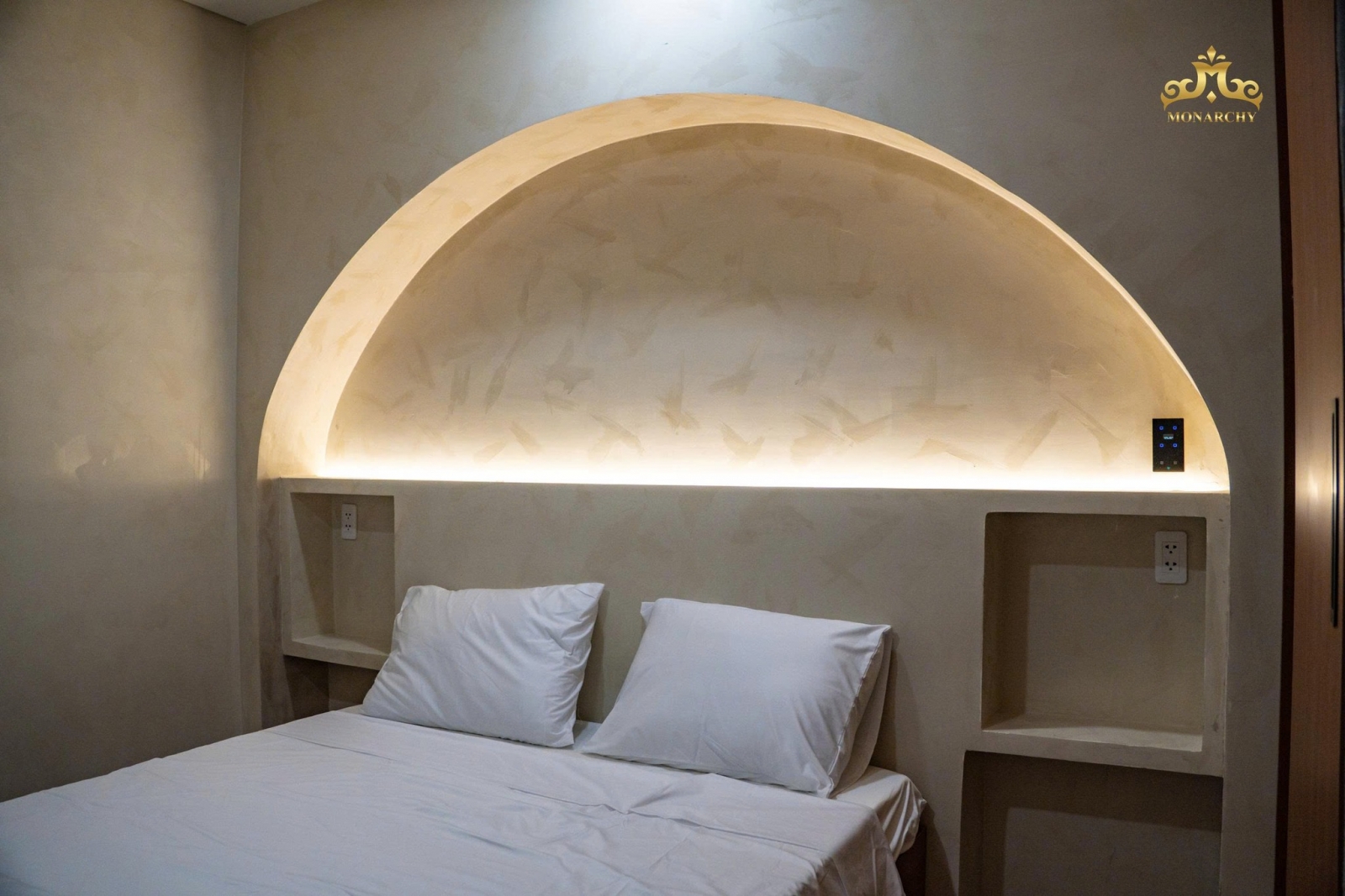 monarchy-da-nang-2br-apartment-rent-mediterranean-style-12