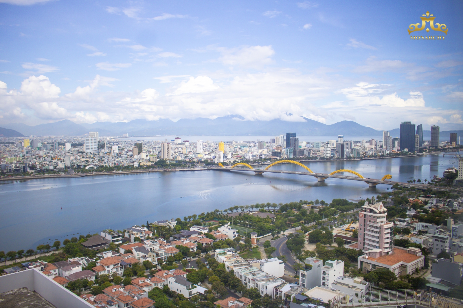 rent-monarchy-da-nang-modern-2-bedroom-apartment-with-sunset-river-view