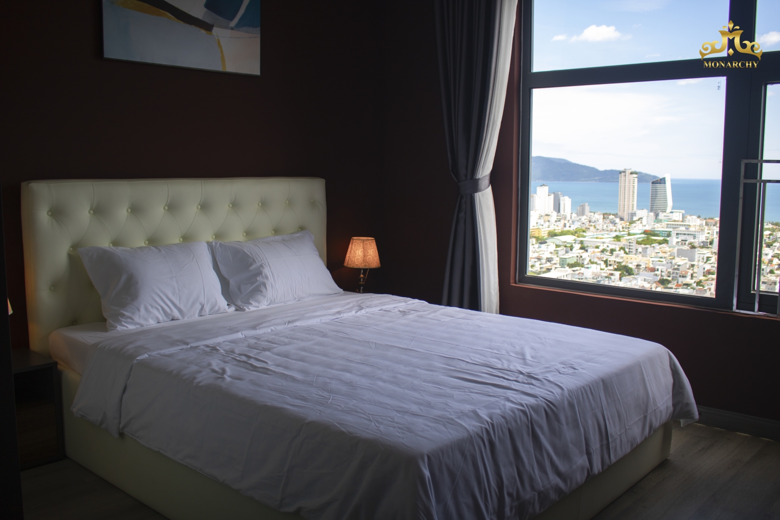rent-monarchy-da-nang-apartment-3-bedroom-sea-view-7