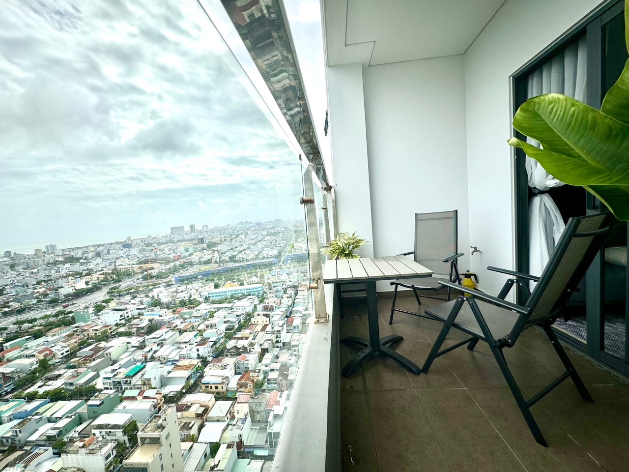 4-dau-hieu-cho-thay-can-ho-2pn-tai-monarchy-dang-phat-loc-tien-tai-may-man-va-hanh-phuc-hoi-tu-3