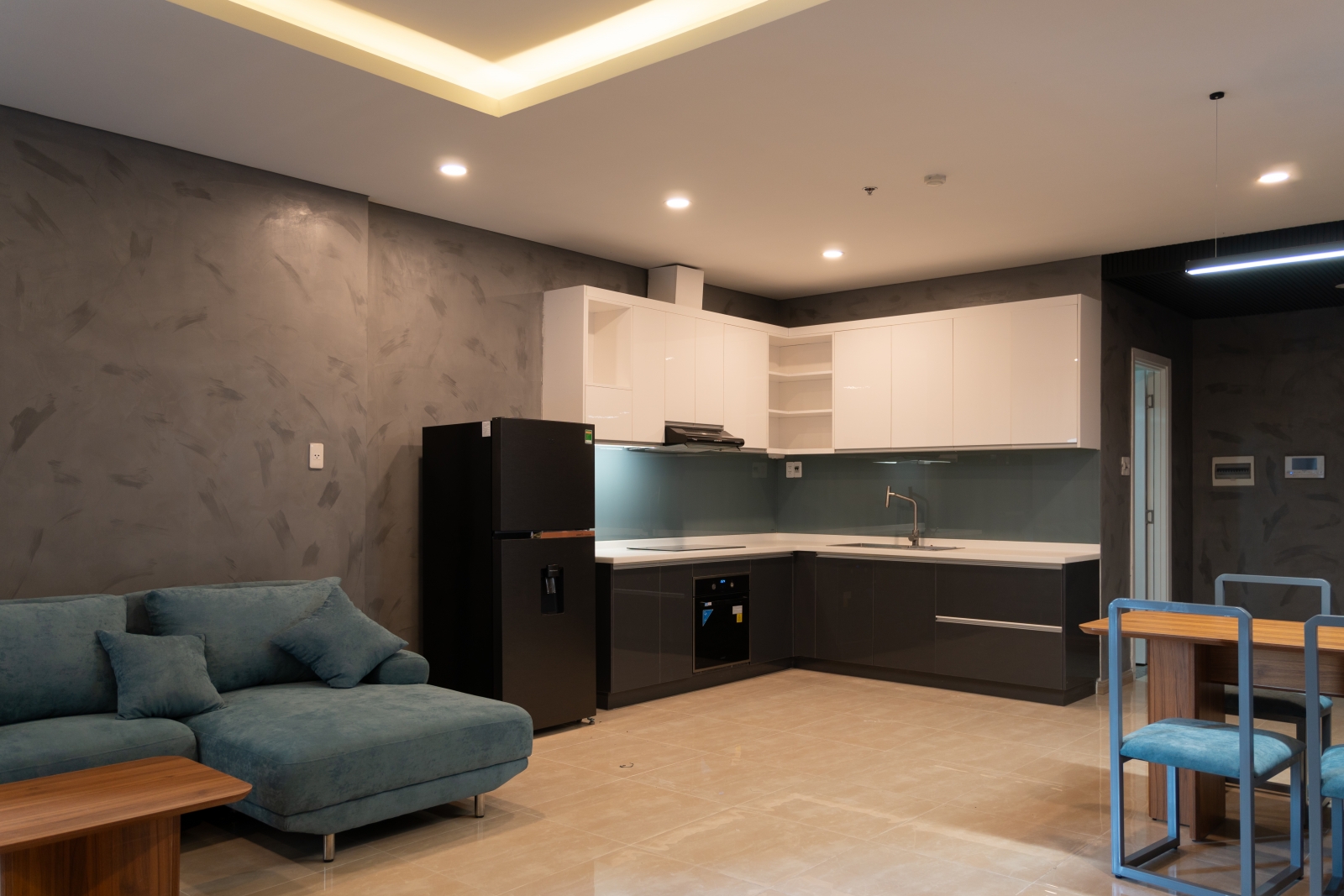 rent-monarchy-da-nang-style-parasite-2-bedroom-apartment-with-mountain-view-2