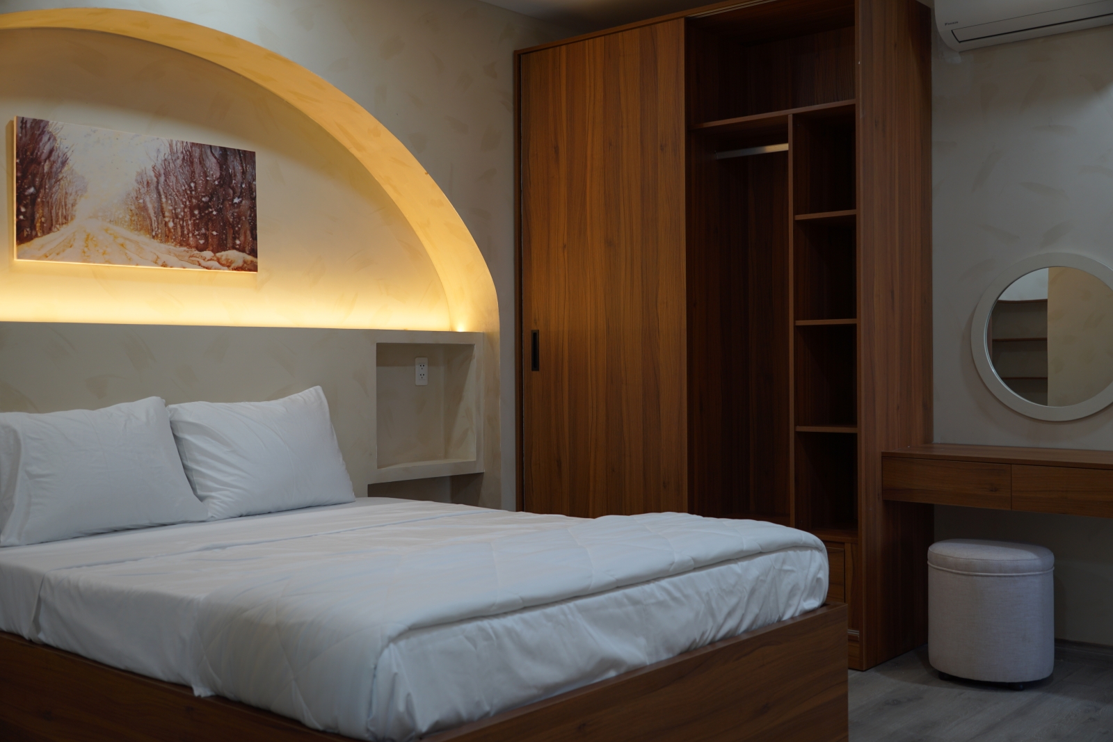 monarchy-for-rent-2-bedroom-mediterranean-style-apartment-in-da-nang-3