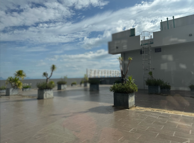 29th-floor-monarchy-penthouse-for-rent-brand-new-retro-interior-private-rooftop-with-full-city-view-5