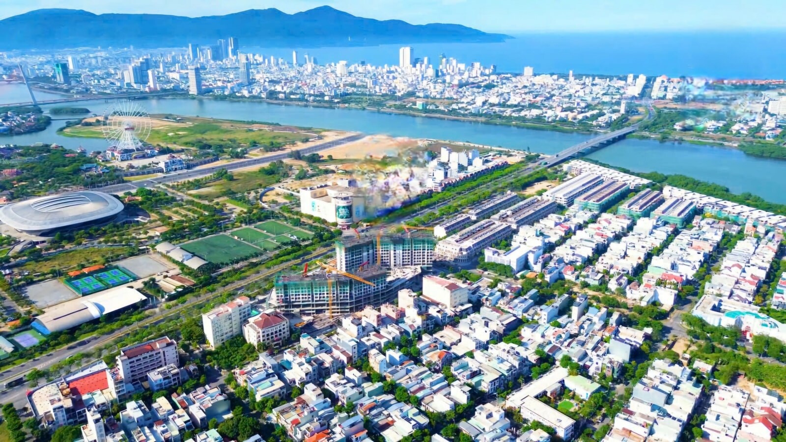 luxury-apartments-under-construction-in-da-nang