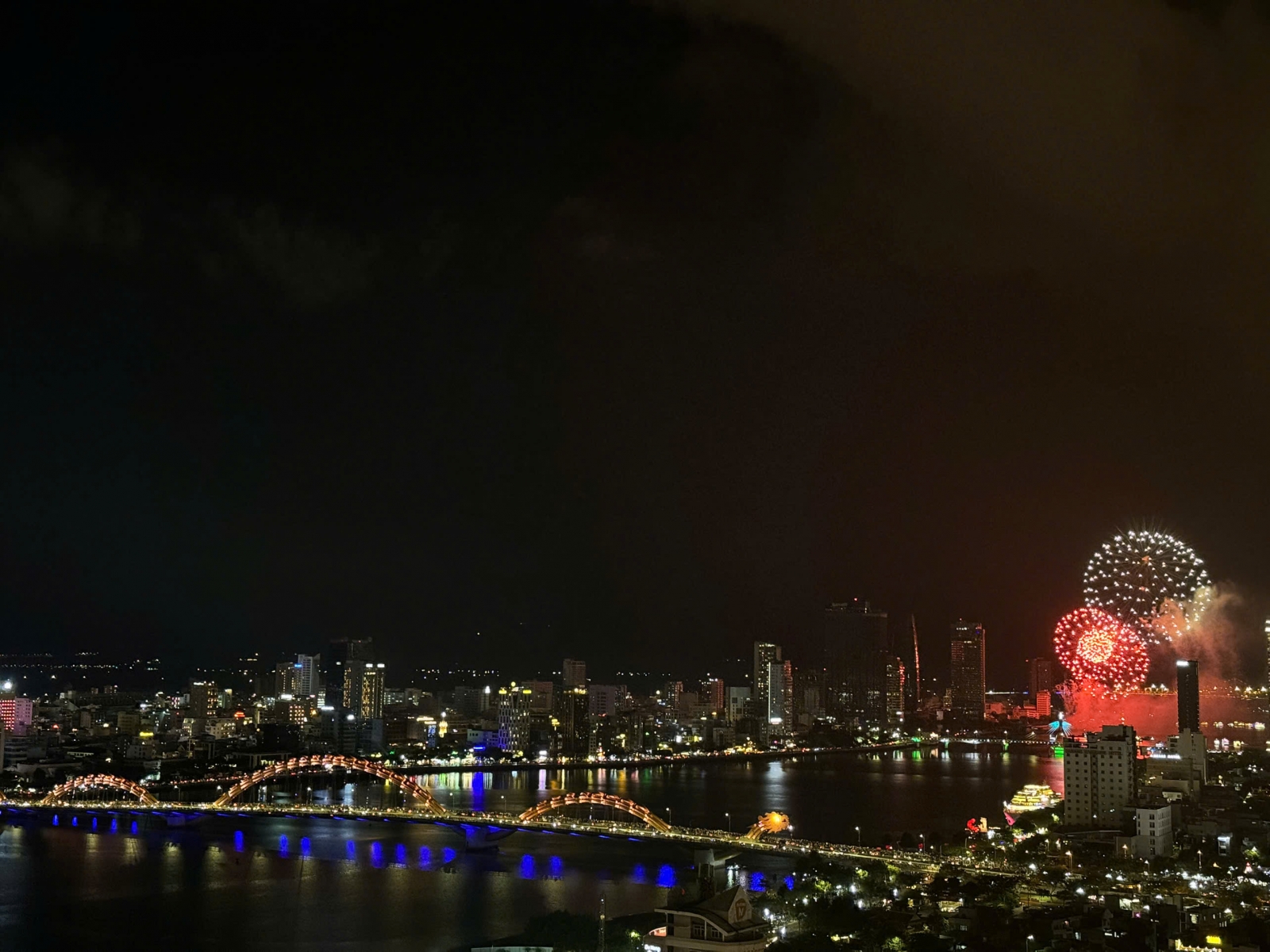 cho-thue-can-ho-monarchy-da-nang-view-song-han-3