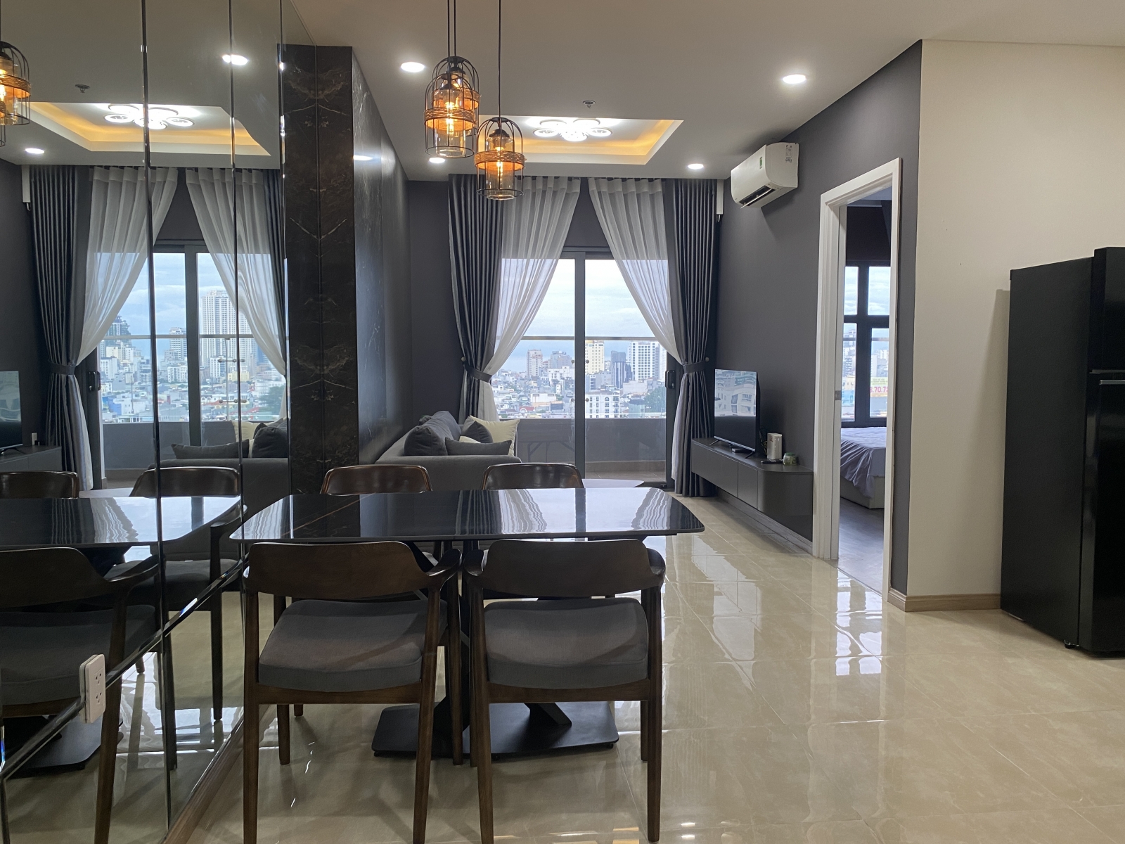 rent-monarchy-da-nang-modern-2-bedroom-apartment-with-sunset-river-view