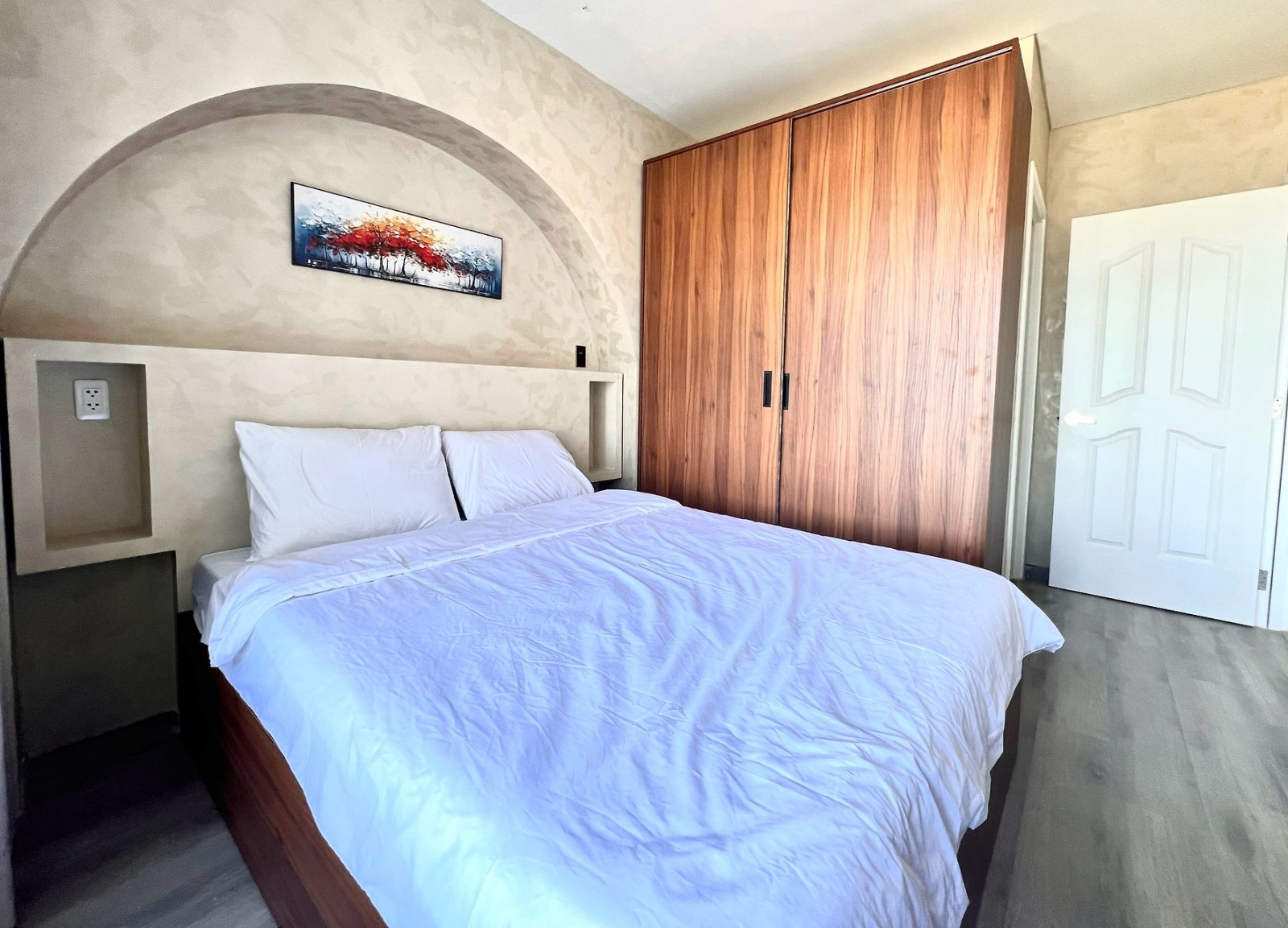 rent-monarchy-da-nang-apartment-2-bedroom-mediterranean-4