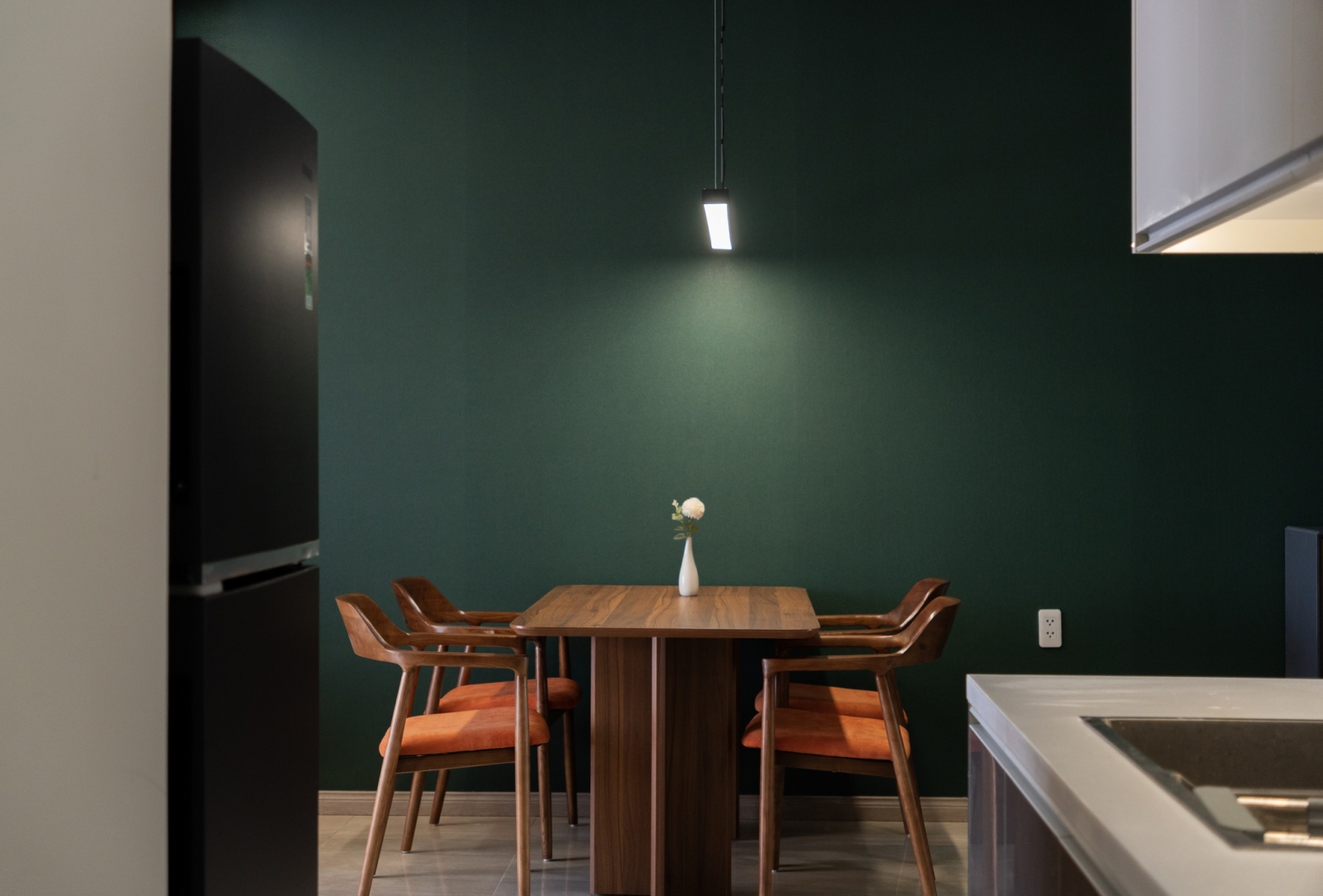 can-ho-da-nang-cho-nguoi-nga-khong-gian-song-ly-tuong-tai-the-monarchy-4