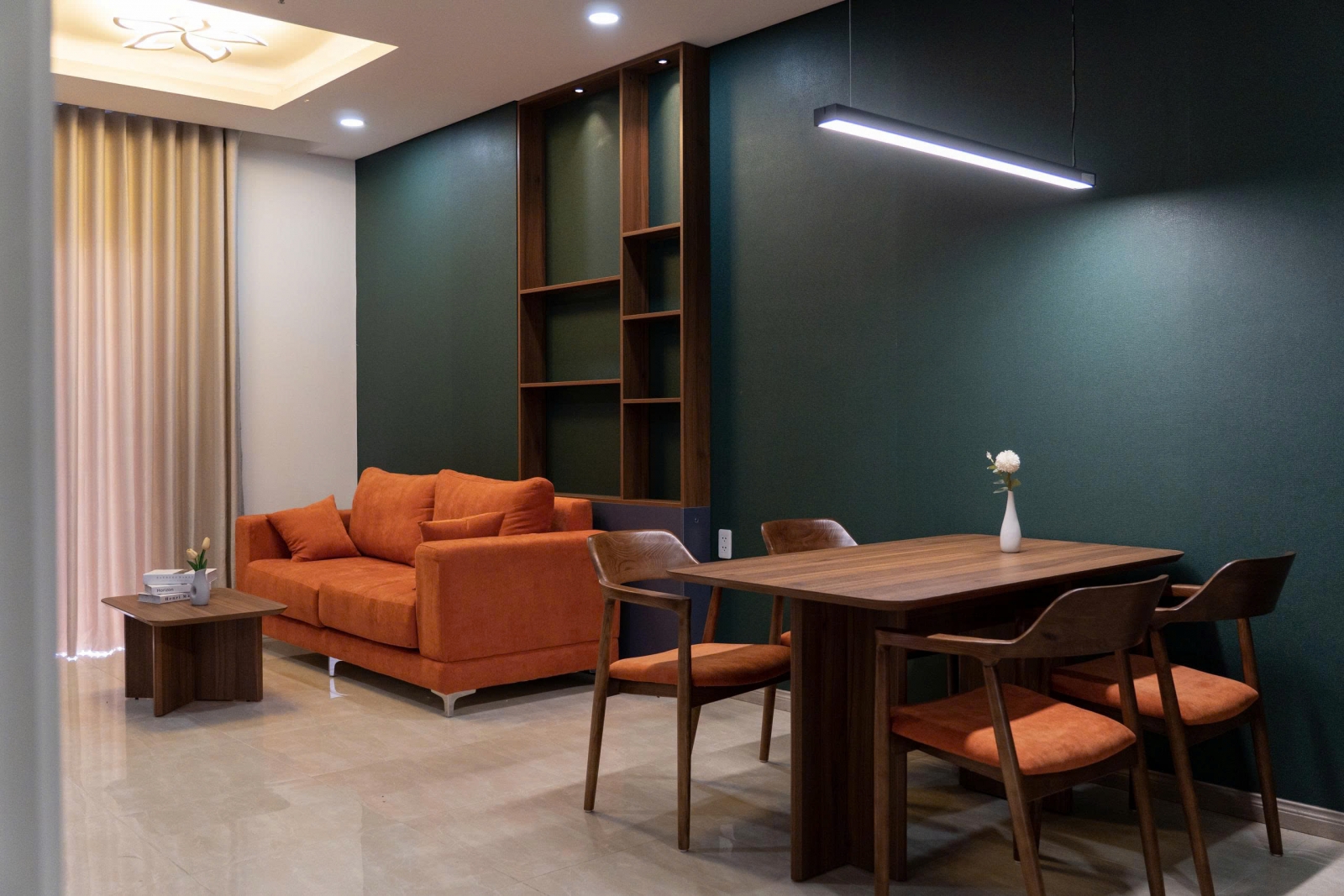 a-modern-86m-monarchy-apartment-with-a-touch-of-retro-style