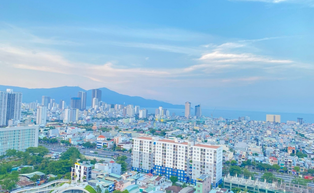 rent-a-2-bedroom-monarchy-apartment-on-the-14th-floor-with-sea-view