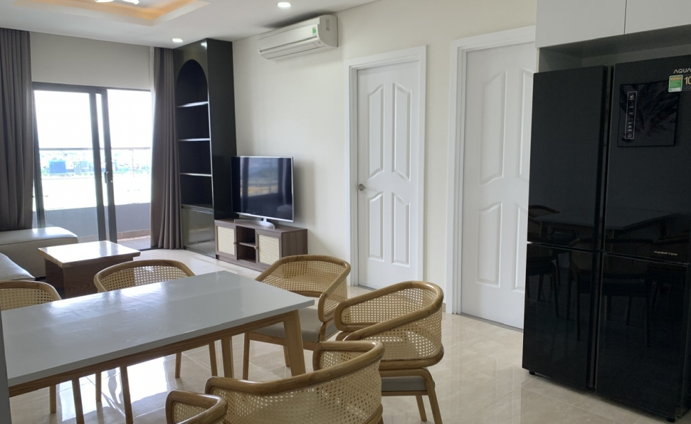 for-rent-monarchy-3-bedroom-apartment-15th-floor-fireworks-view