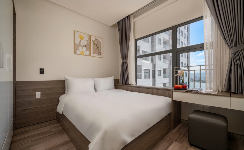 for-rent-monarchy-da-nang-apartment-2-bedrooms-16th-floor-panoramic-river-view