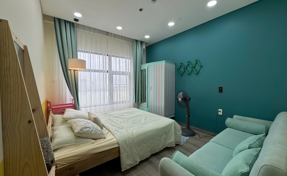 hot-deal-2br-monarchy-b-apartment-21st-floor-colorful-full-interior-han-river-view