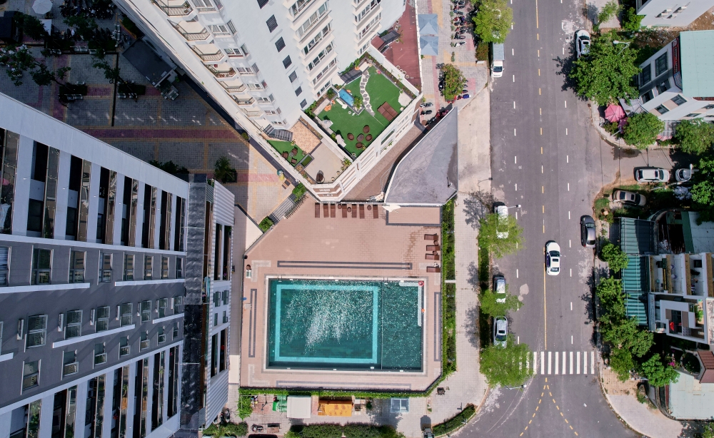 2br-monarchy-b-apartment-for-rent-22nd-floor-with-marble-mountains-view-modern-white-interior-only-16-888-000