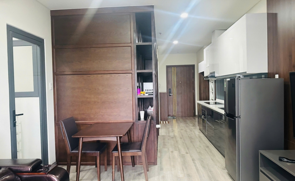 studio-for-rent-in-monarchy-b-21st-floor-han-river-view-modern-brown-interior-only-14-000-000