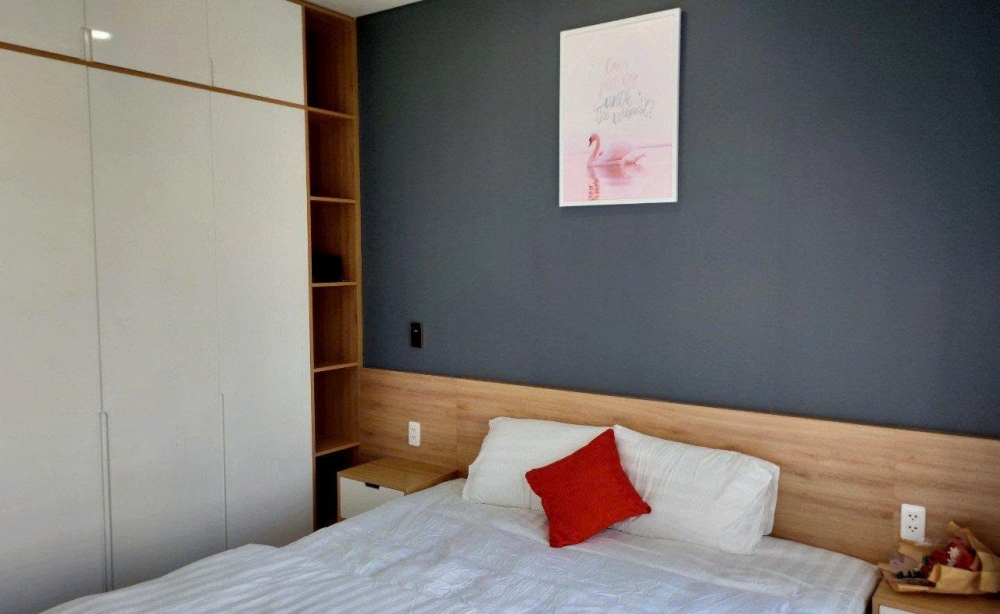 cho-thue-can-ho-2pn-monarchy-b-tang-16-view-thanh-pho-full-noi-that