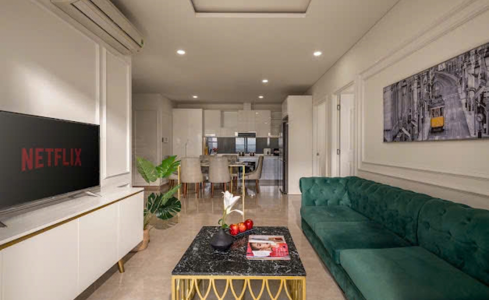 cho-thue-can-ho-3pn-monarchy-b-tang-15-view-thanh-pho-full-noi-that-cao-cap-airbnb