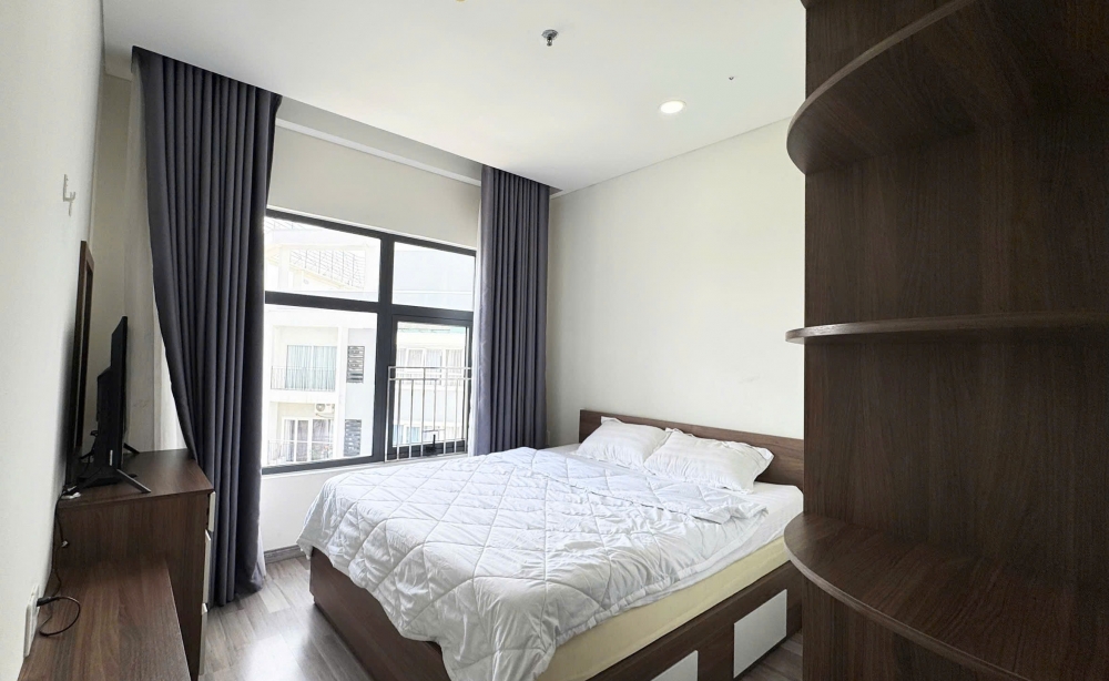 thue-can-ho-monarchy-2pn-view-dep-song-han-gia-tot-18-trieu