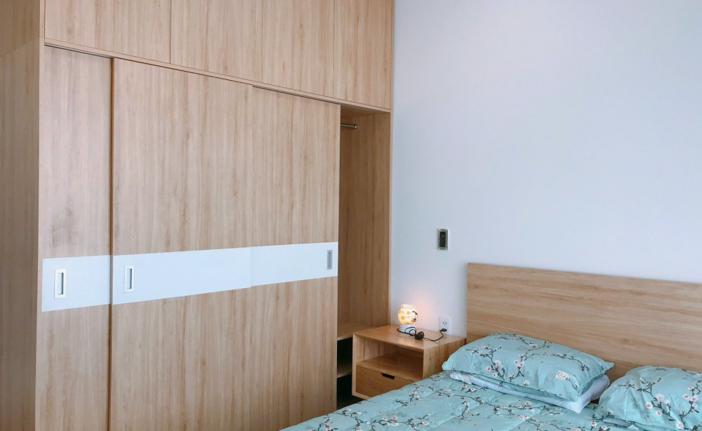 can-ho-monarchy-2pn-tang-15-view-bien-my-khe-thoang-mat-gia-18-trieu