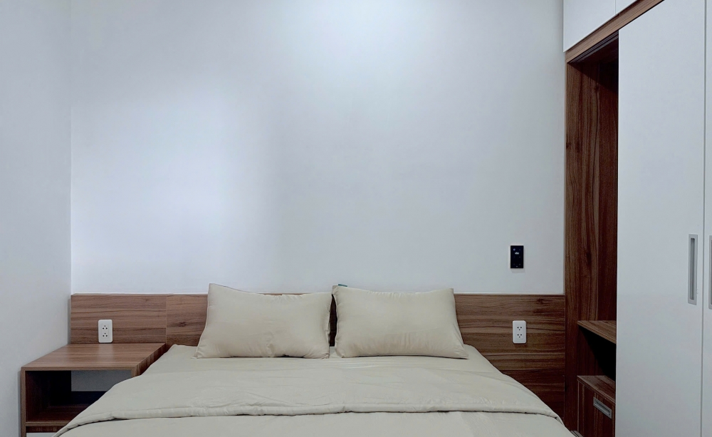 rent-monarchy-2br-apartment-on-6th-floor-with-peaceful-inner-view-18-million-vnd