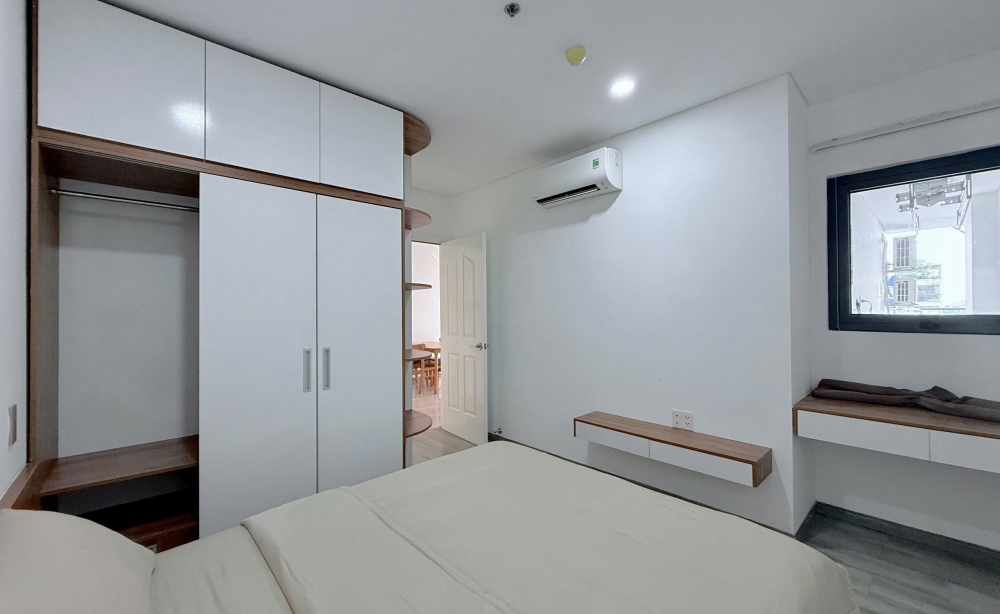 rent-monarchy-2br-apartment-on-6th-floor-with-peaceful-inner-view-18-million-vnd