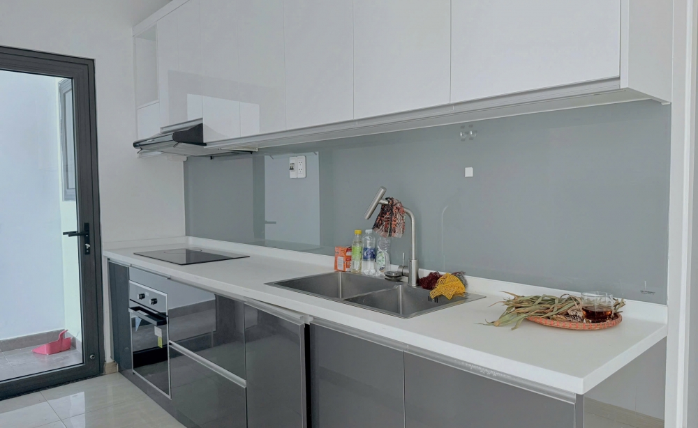 rent-monarchy-2br-apartment-on-6th-floor-with-peaceful-inner-view-18-million-vnd