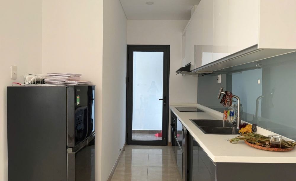 rent-monarchy-2br-apartment-on-6th-floor-with-peaceful-inner-view-18-million-vnd