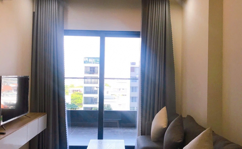 cho-thue-can-ho-monarchy-2pn-tang-6-view-noi-khu-yen-tinh-o-lau-dai