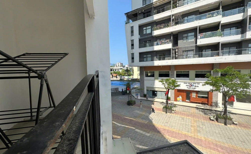 ban-can-ho-monarchy-a-2pn-tang-2-full-noi-that-don-vao-o-ngay