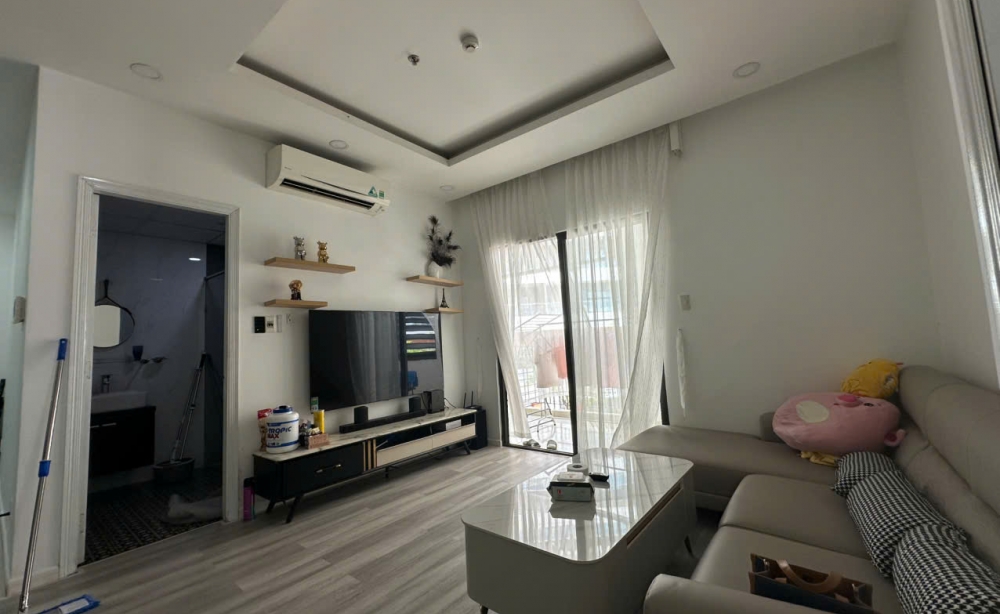 ban-can-ho-monarchy-a-2pn-tang-2-full-noi-that-don-vao-o-ngay