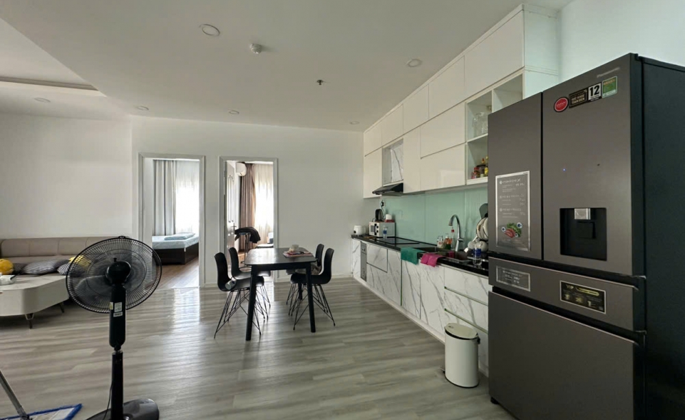 ban-can-ho-monarchy-a-2pn-tang-2-full-noi-that-don-vao-o-ngay