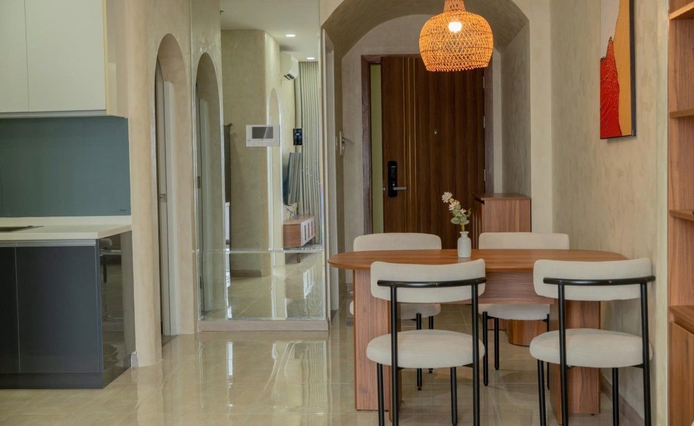 2-bedroom-monarchy-apartment-for-rent-da-nang-22nd-floor-marble-mountain-view