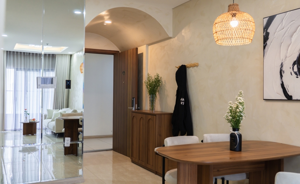 2-bedroom-monarchy-apartment-for-rent-da-nang-22nd-floor-marble-mountain-view