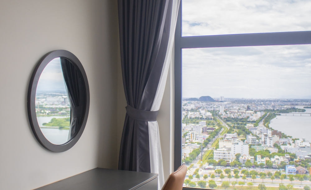 3-bedroom-monarchy-apartment-for-rent-da-nang-31st-floor-sea-view