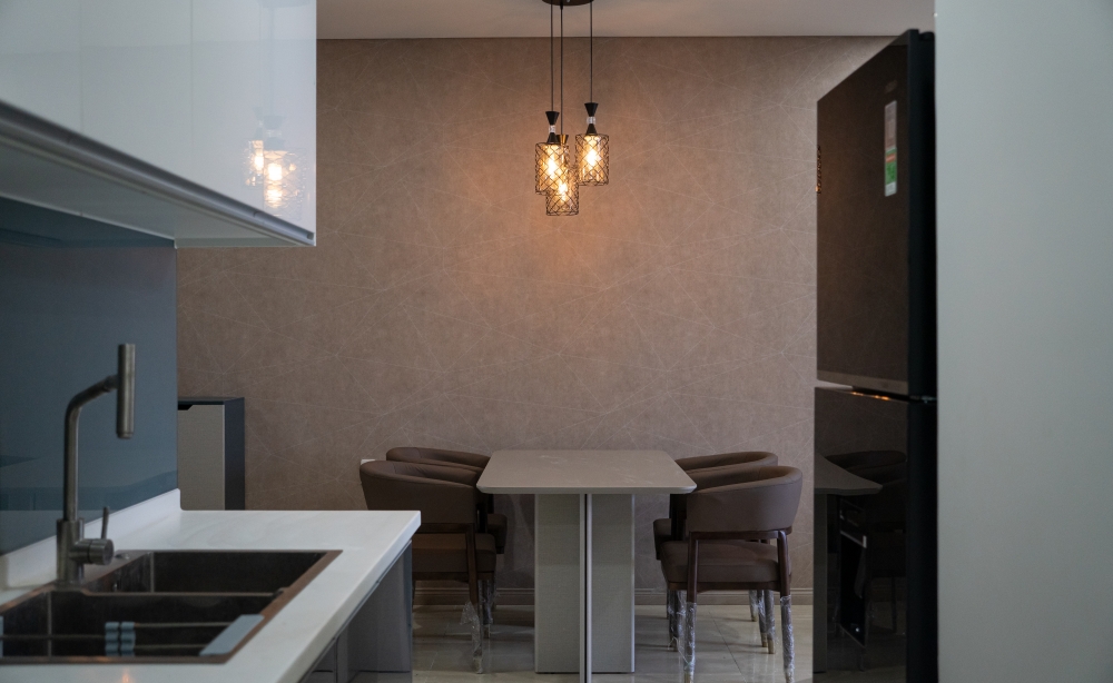 high-floor-2br-monarchy-apartment-with-stunning-my-khe-beach-view-100-brand-new-furniture