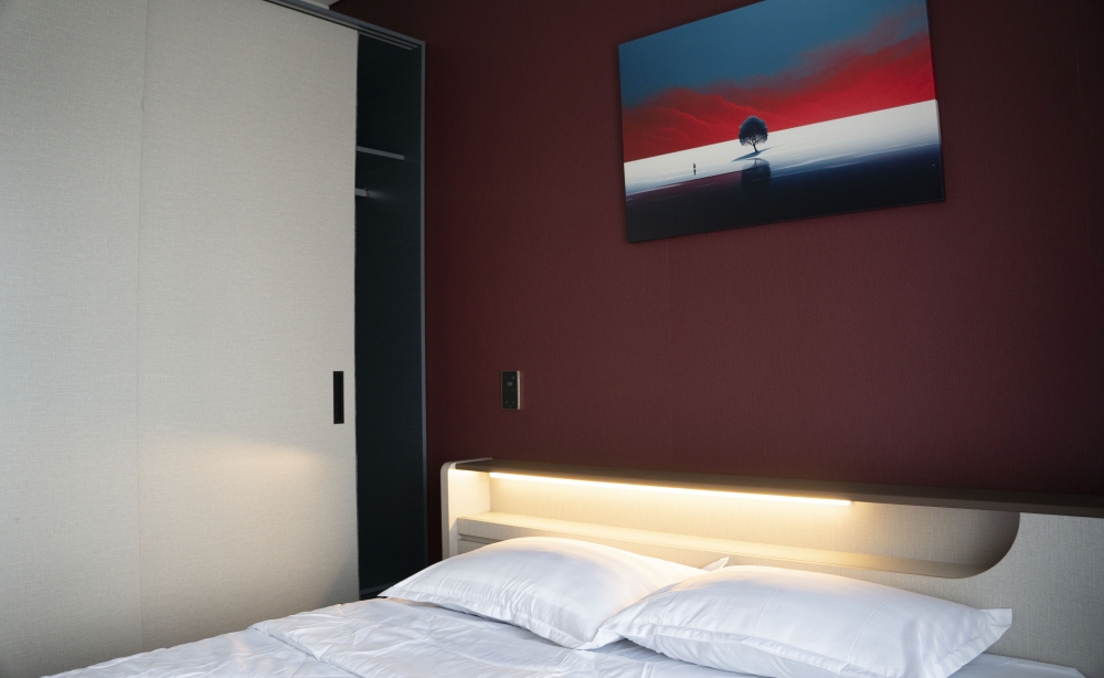 2br-luxury-leather-interior-apartment-monarchy-24th-floor-for-rent