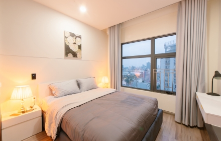 2-bedroom-apartment-at-monarchy-b-west-facing-city-view-modern-interior-harmonious-feng-shui