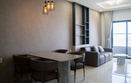 high-floor-2br-monarchy-apartment-with-stunning-my-khe-beach-view-100-brand-new-furniture