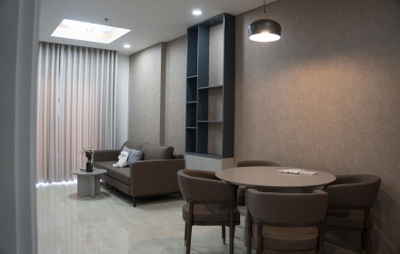 rent-monarchy-2br-apartment-24th-floor-exclusive-n-tier-interior